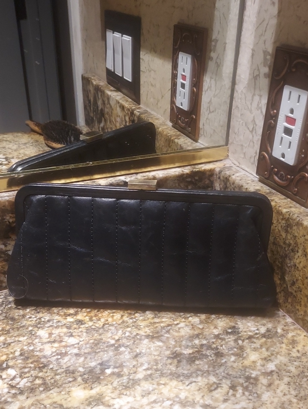 Vintage- Saks Fifth Avenue Black Textured Clutch/Crossbody Handbag🖤